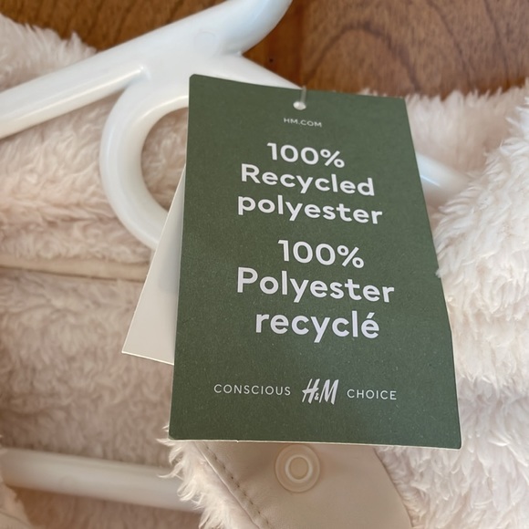 Cream teddy bear pullover sweater - Picture 3 of 3